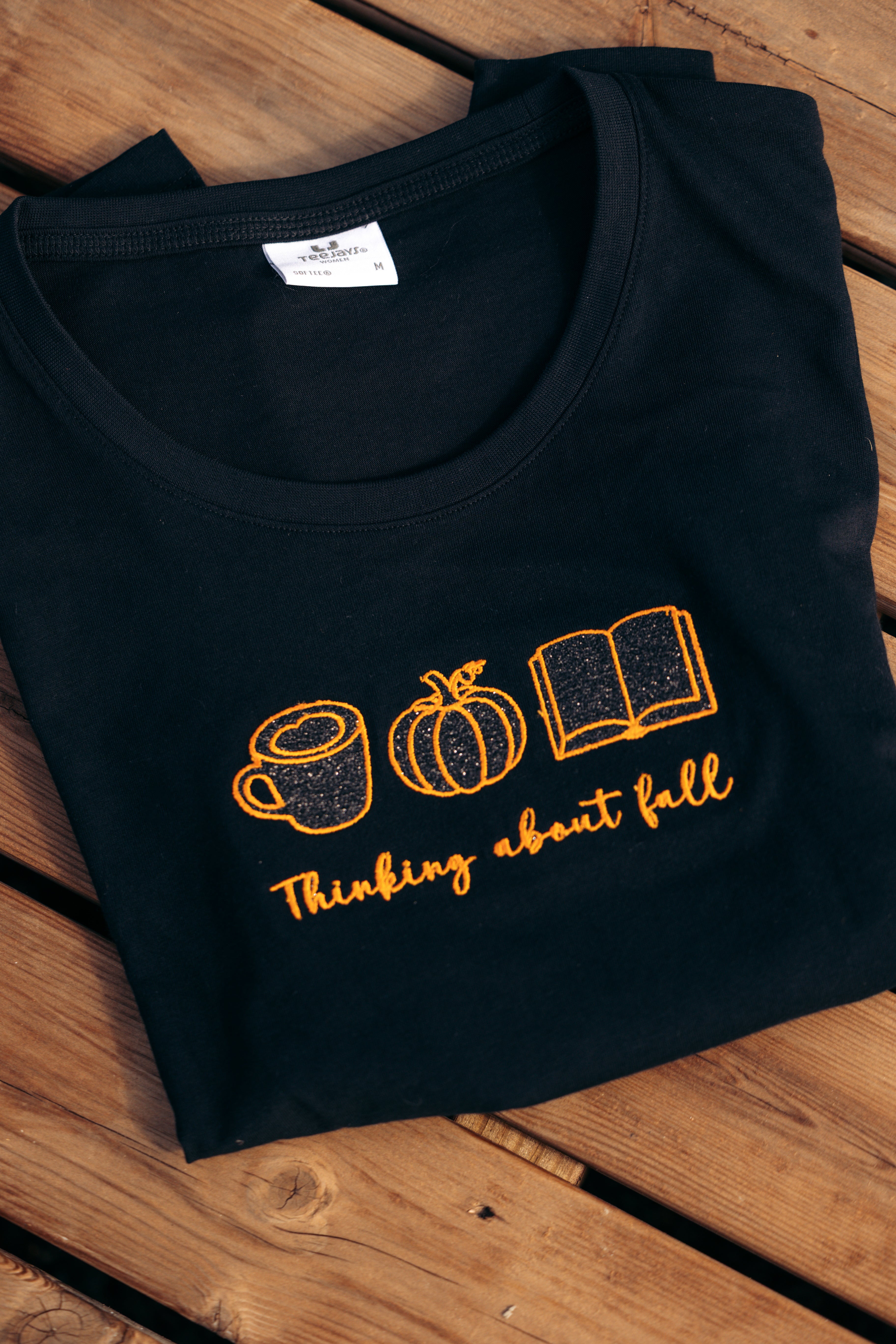 T-paita Thinking about fall