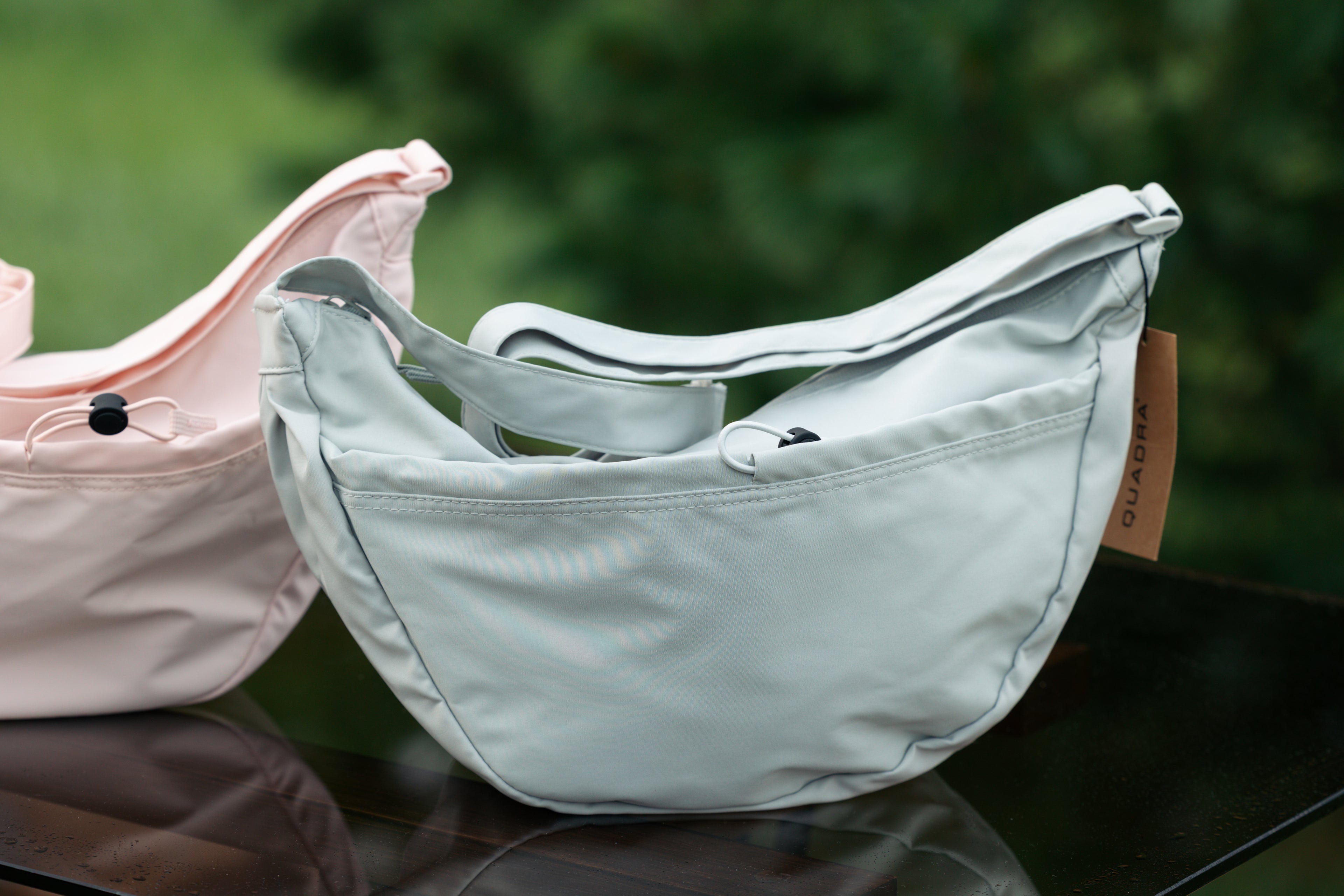Cross-body laukku, kuvalla tai tekstillä